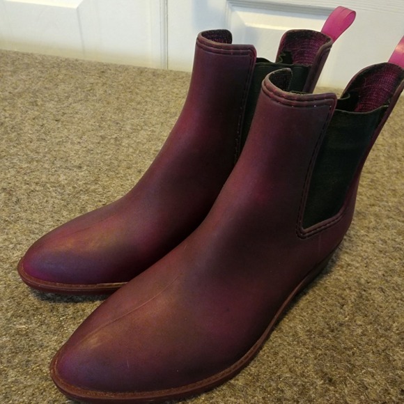Jeffrey Campbell Havana Last Chelsea Rain Boots 8 Purple Rubber Witchy Gothic - Picture 1 of 9